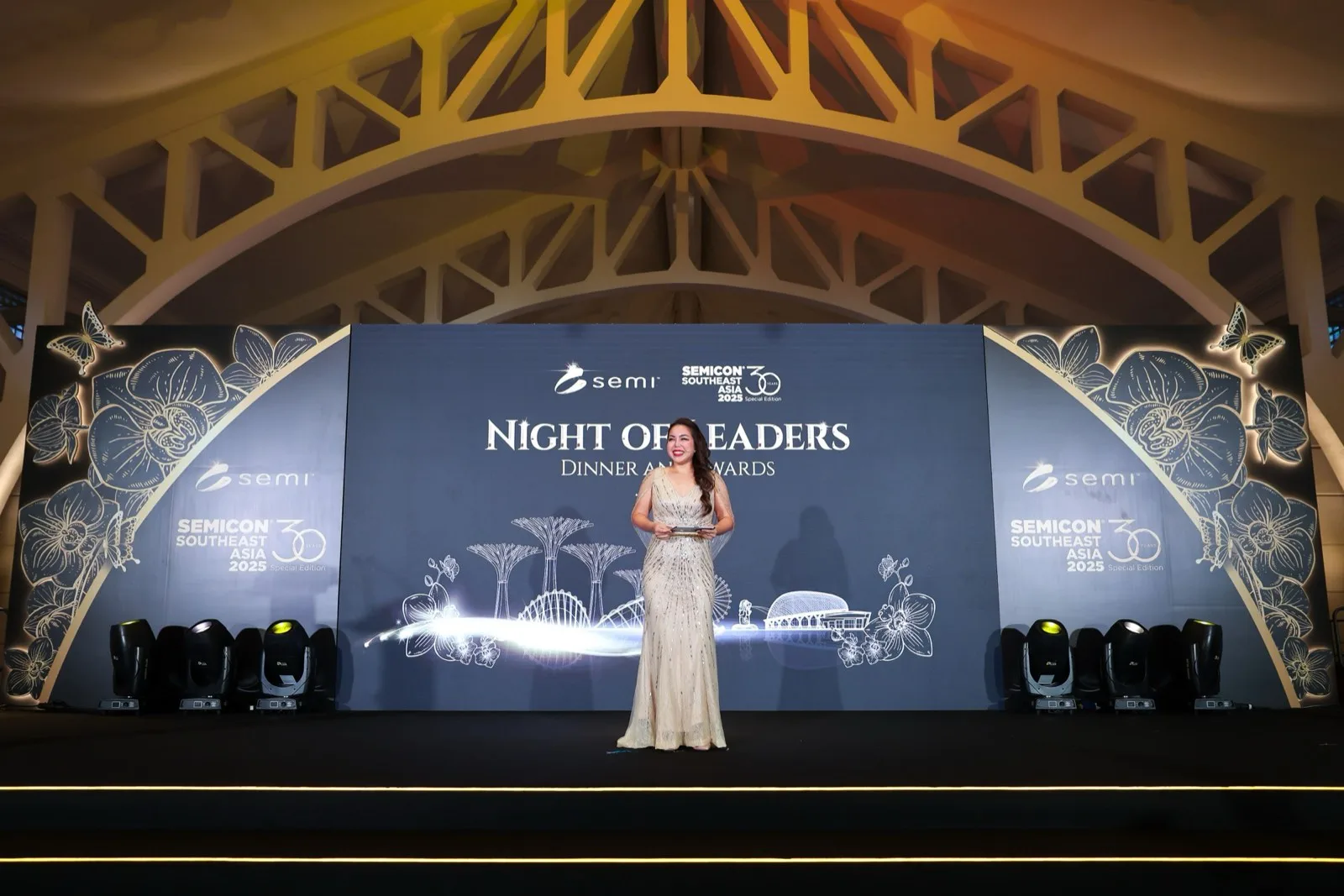 Host on the Night of Leaders stage